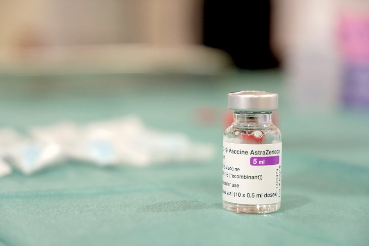 Confirmada la extensión: España vacunará con AstraZeneca hasta los 65 años