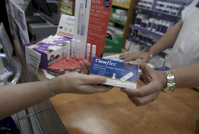 Establecido un precio máximo para los test de antígenos: ¿Cuánto costarán ahora?