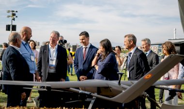 El ministro de Industria subraya la fortaleza aeronáutica durante su visita a la 'Airspace Integration Week'