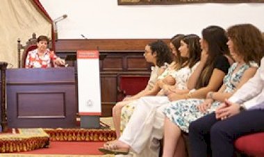 Un centenar de ayudas a los universitarios matriculados en una lengua extranjera