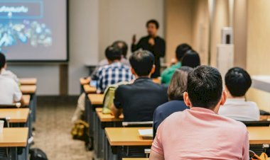 La Junta de Castilla y León convoca becas para favorecer que los universitarios de la Comunidad cursen idiomas extranjeros